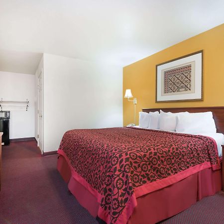 Days Inn By Wyndham Andover Exterior photo