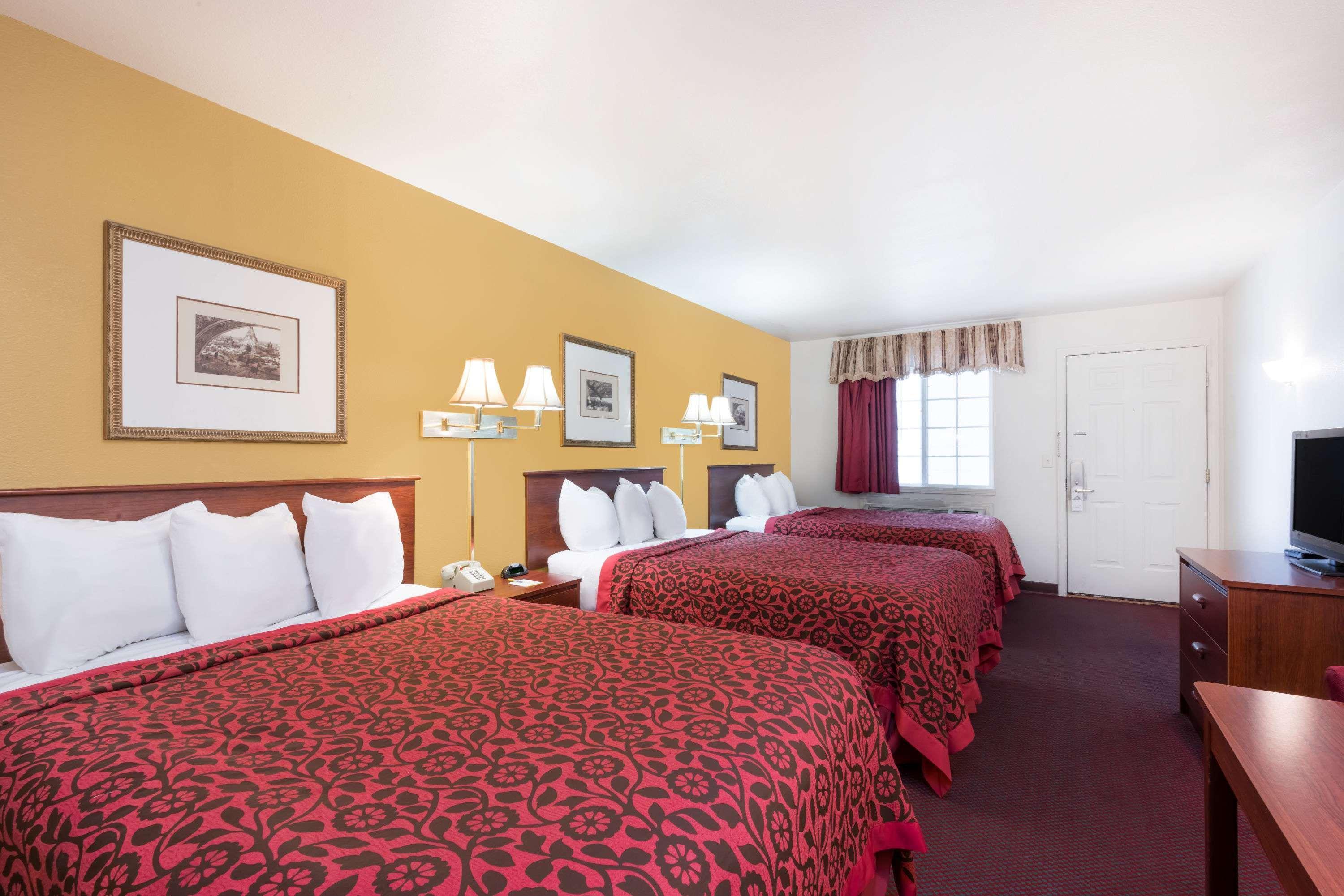 Days Inn By Wyndham Andover Exterior photo