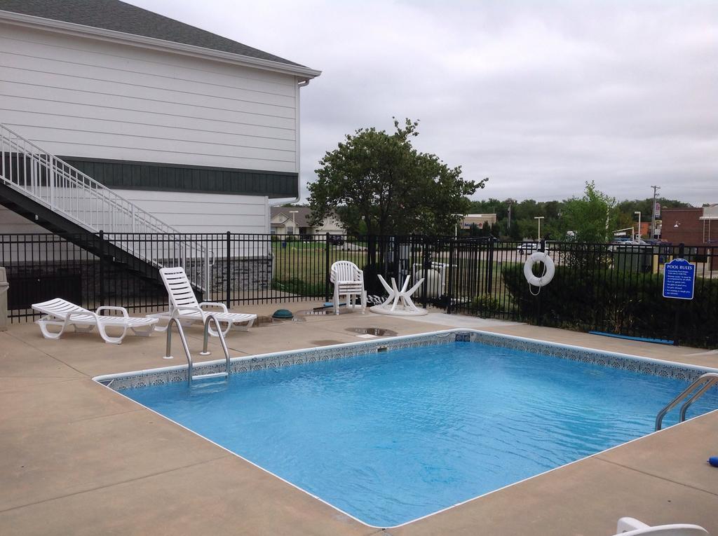 Days Inn By Wyndham Andover Exterior photo