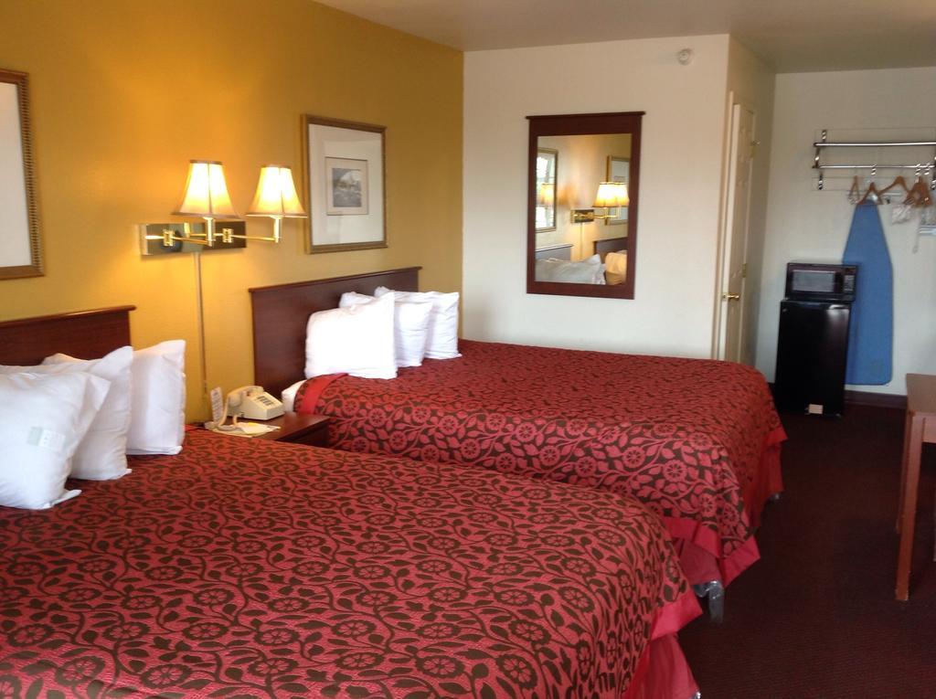 Days Inn By Wyndham Andover Exterior photo